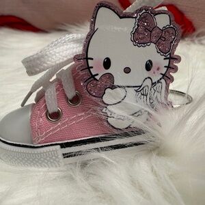 Keychain Hello Kitty Pink and White 👟 Sneaker Retro 80s